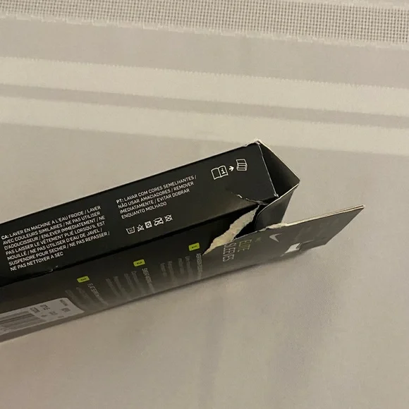 2 Nike Men’s Elite Royal Blue Arm Sleeve - Picture 3 of 4